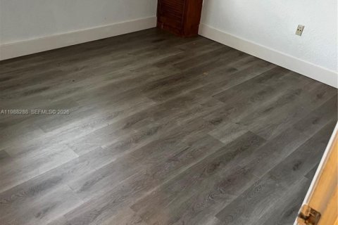 Снять в аренду кондоминиум в Дорал, Флорида 3 спальни, 117.06м2, № 2050342 - фото 10