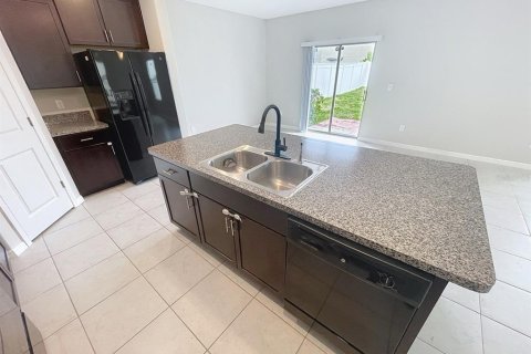 House in Tampa, Florida 4 bedrooms, 177.81 sq.m. № 1735465 - photo 21