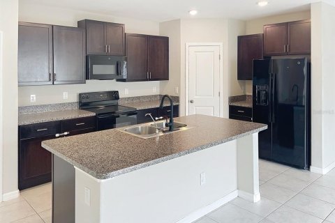 House in Tampa, Florida 4 bedrooms, 177.81 sq.m. № 1735465 - photo 18