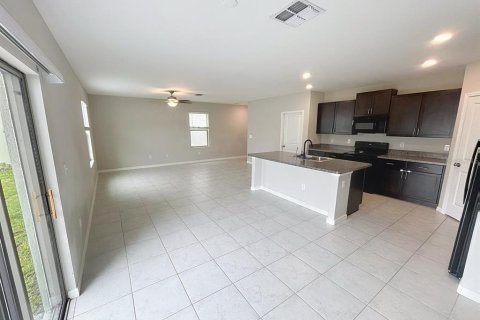 House in Tampa, Florida 4 bedrooms, 177.81 sq.m. № 1735465 - photo 15