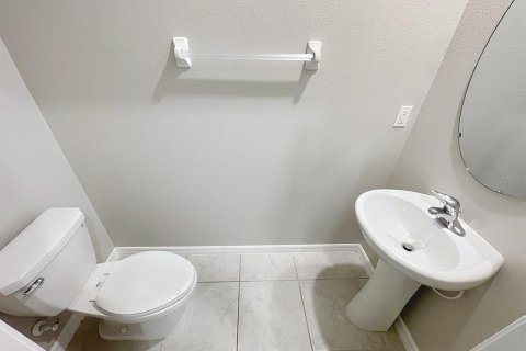 House in Tampa, Florida 4 bedrooms, 177.81 sq.m. № 1735465 - photo 12