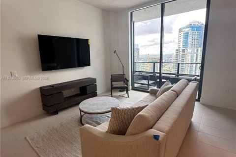 Condo in Miami, Florida, 1 bedroom  № 2042734 - photo 2