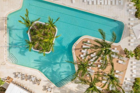 Condo in Miami, Florida, 1 bedroom  № 2042734 - photo 18