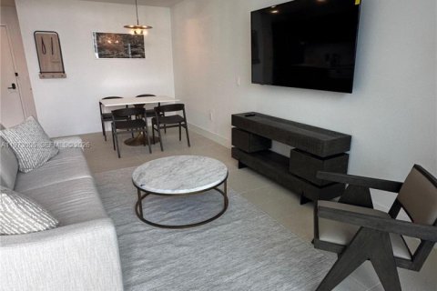 Condo in Miami, Florida, 1 bedroom  № 2042734 - photo 4