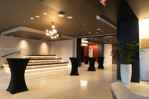 Condo in Miami, Florida, 1 bedroom  № 2042734 - photo 27