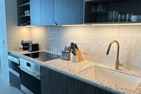 Condo in Miami, Florida, 1 bedroom  № 2042734 - photo 10