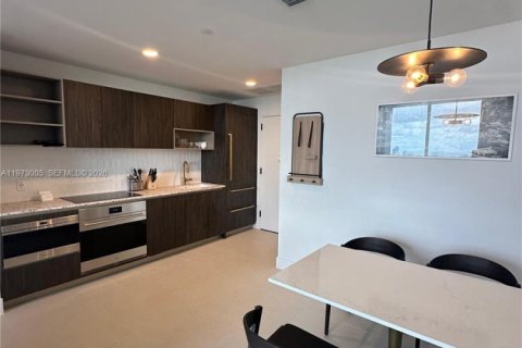 Condo in Miami, Florida, 1 bedroom  № 2042734 - photo 8