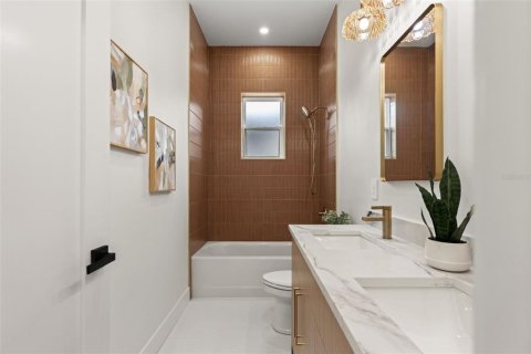 Casa en venta en Seminole, Florida, 4 dormitorios, 249.72 m2 № 2428935 - foto 16