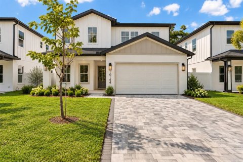 Casa en Seminole, Florida 4 dormitorios, 249.72 m2 № 2428935