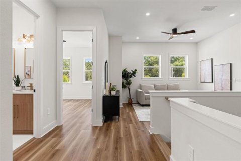 Casa en venta en Seminole, Florida, 4 dormitorios, 249.72 m2 № 2428935 - foto 2