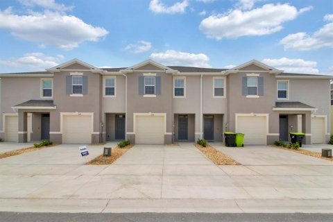 Adosado en alquiler en Howey-in-the-Hills, Florida, 3 dormitorios, 155.43 m2 № 1843531 - foto 1