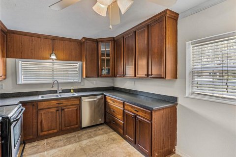 House in Dade City, Florida 3 bedrooms, 149.76 sq.m. № 1631963 - photo 19