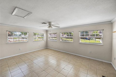 House in Dade City, Florida 3 bedrooms, 149.76 sq.m. № 1631963 - photo 10