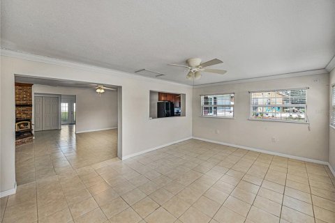 House in Dade City, Florida 3 bedrooms, 149.76 sq.m. № 1631963 - photo 13