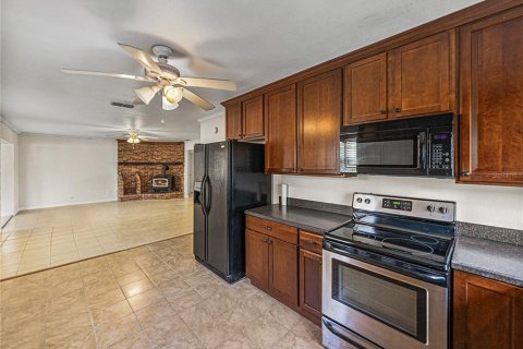 House in Dade City, Florida 3 bedrooms, 149.76 sq.m. № 1631963 - photo 20