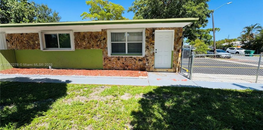 Villa ou maison à Dania Beach, Floride 2 chambres, 97.55 m2 № 1858996