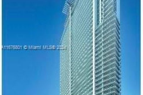 Condo in Miami, Florida, 2 bedrooms  № 1753945 - photo 2