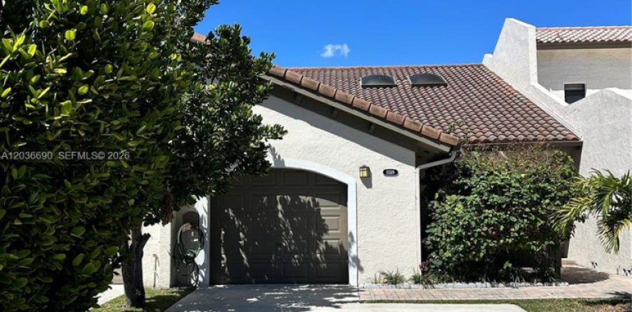 Casa en Miami, Florida 3 dormitorios, 146.79 m2 № 2085007