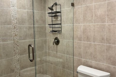 Casa en alquiler en Miami, Florida, 3 dormitorios, 146.79 m2 № 2085007 - foto 18