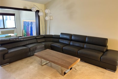 Casa en alquiler en Miami, Florida, 3 dormitorios, 146.79 m2 № 2085007 - foto 9