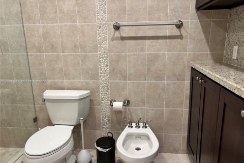 Casa en alquiler en Miami, Florida, 3 dormitorios, 146.79 m2 № 2085007 - foto 19