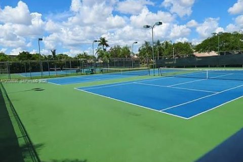 Casa en alquiler en Miami, Florida, 3 dormitorios, 146.79 m2 № 2085007 - foto 5