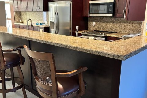 Casa en alquiler en Miami, Florida, 3 dormitorios, 146.79 m2 № 2085007 - foto 11