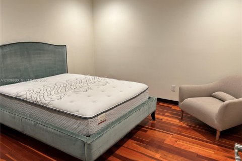 Casa en alquiler en Miami, Florida, 3 dormitorios, 146.79 m2 № 2085007 - foto 23