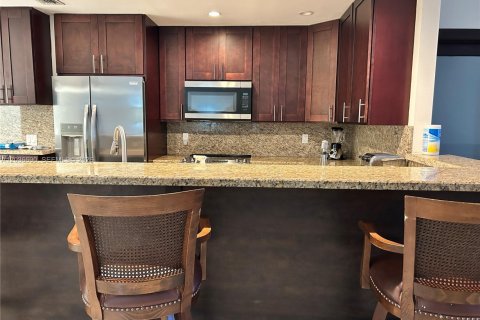 Casa en alquiler en Miami, Florida, 3 dormitorios, 146.79 m2 № 2085007 - foto 6