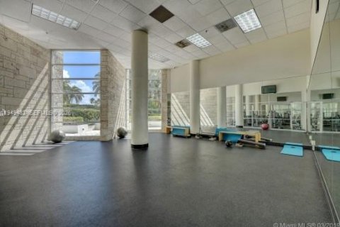 Condo in Miami Beach, Florida, 2 bedrooms  № 2010280 - photo 12