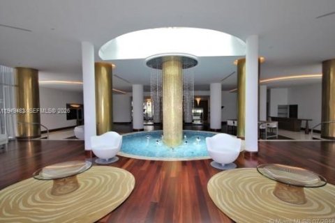 Condo in Miami Beach, Florida, 2 bedrooms  № 2010280 - photo 4