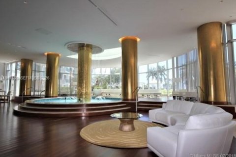 Condo in Miami Beach, Florida, 2 bedrooms  № 2010280 - photo 7