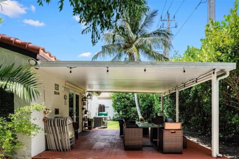 Casa en venta en Miami, Florida, 3 dormitorios, 127.46 m2 № 1768818 - foto 17