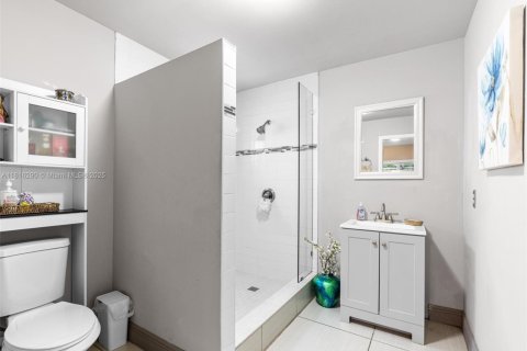 Casa en venta en Miami, Florida, 3 dormitorios, 127.46 m2 № 1768818 - foto 15