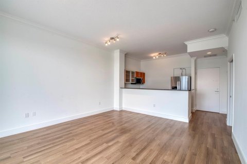 Condo in West Palm Beach, Florida, 1 bedroom № 2081765 - photo 13