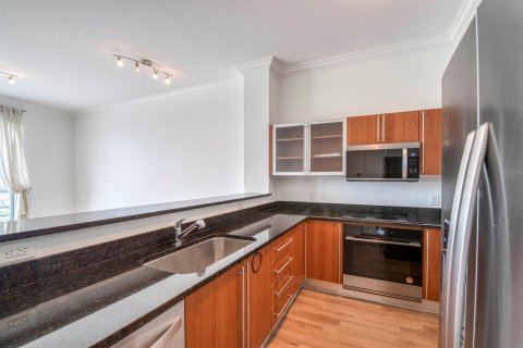 Condo in West Palm Beach, Florida, 1 bedroom № 2081765 - photo 15