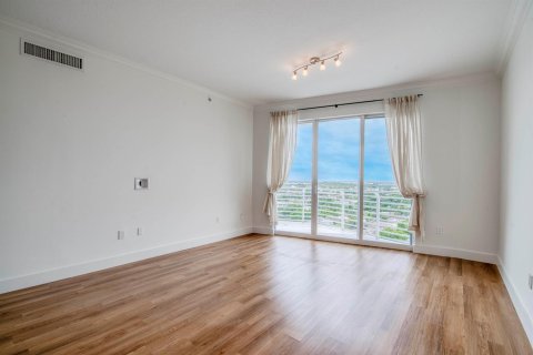 Condo in West Palm Beach, Florida, 1 bedroom № 2081765 - photo 10