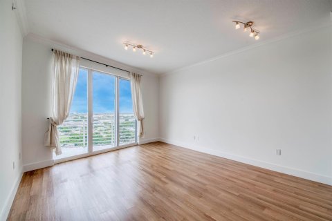 Condo in West Palm Beach, Florida, 1 bedroom № 2081765 - photo 11
