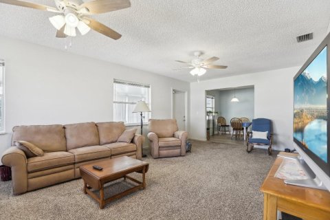 House in Sun City Center, Florida 2 bedrooms, 165.18 sq.m. № 1800335 - photo 15