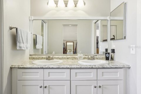 House in Sun City Center, Florida 2 bedrooms, 165.18 sq.m. № 1800335 - photo 22