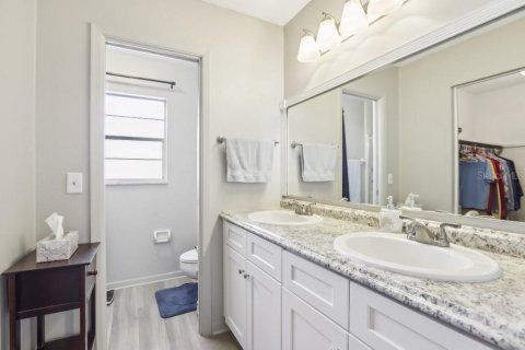 House in Sun City Center, Florida 2 bedrooms, 165.18 sq.m. № 1800335 - photo 21