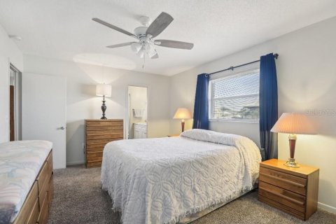 House in Sun City Center, Florida 2 bedrooms, 165.18 sq.m. № 1800335 - photo 18