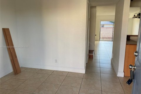 Condo in Coral Springs, Florida, 3 bedrooms  № 1951828 - photo 4