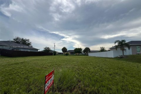 Купить земельный участок в Кейп-Корал, Флорида № 1940300 - фото 3