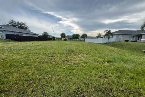 Купить земельный участок в Кейп-Корал, Флорида № 1940300 - фото 5