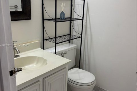 Apartamento en alquiler en Hallandale Beach, Florida, 2 dormitorios, 99.87 m2 № 2055060 - foto 3