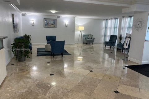 Apartamento en alquiler en Hallandale Beach, Florida, 2 dormitorios, 99.87 m2 № 2055060 - foto 2