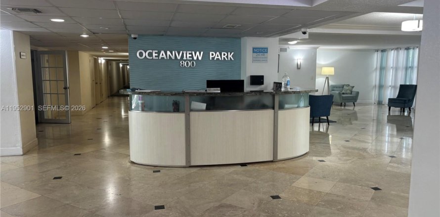 Apartamento en Hallandale Beach, Florida 2 dormitorios, 99.87 m2 № 2055060