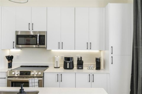 Townhouse in Tampa, Florida 3 bedrooms, 151.62 sq.m. № 1399269 - photo 11