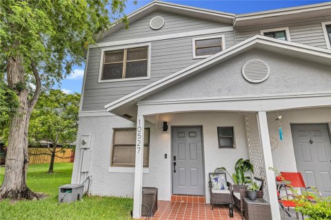 Townhouse in Pembroke Pines, Florida 3 bedrooms, 123.75 sq.m. № 1809880 - photo 2